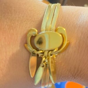 1960 vintage Monet gold Tone bracelet .